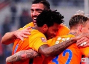 开云体育在线-包含竞争激烈：球队内部争夺首发位置的词条