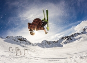 开云体育下载-从蒙特卡洛险胜到戴维斯杯高光—辛纳的蜕变与意大利网球的黎明