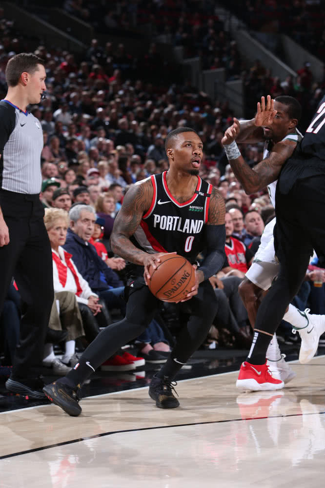 关于雄鹿B队完胜勇士，麦科勒姆爆发神勇的信息