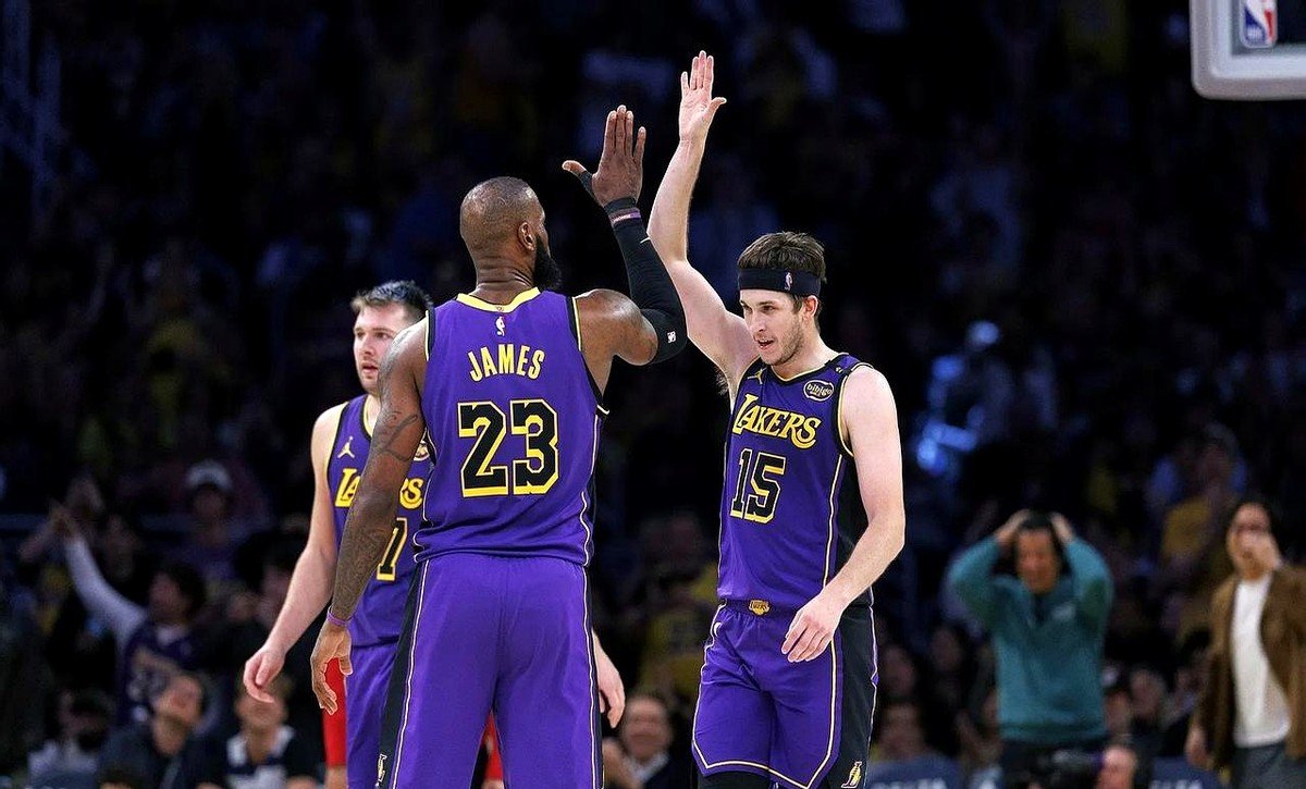 包含鹈鹕碾压国王，塔图姆关键制胜的词条