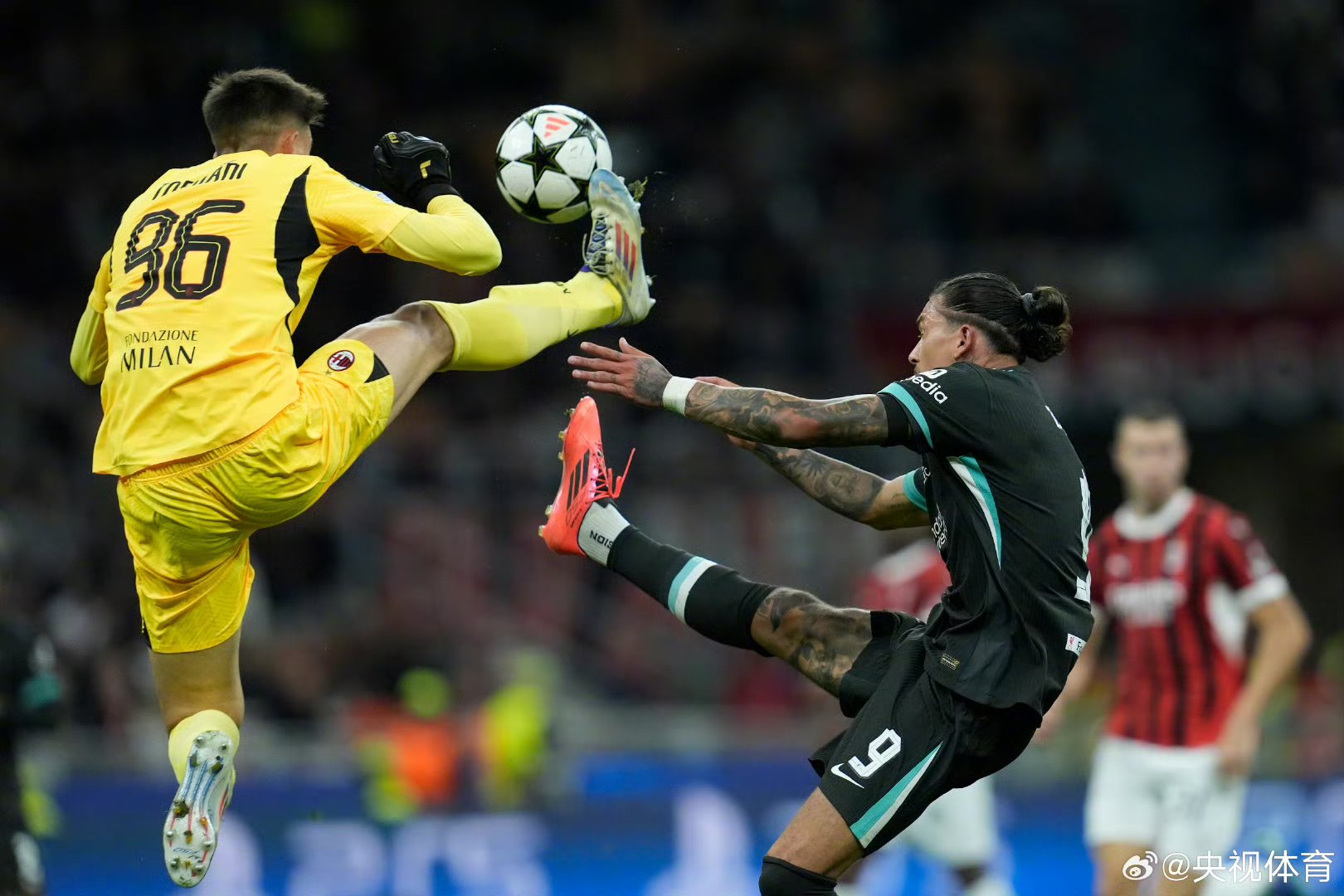 包含利物浦憾平AC米兰，晋级洲际杯半决赛的词条