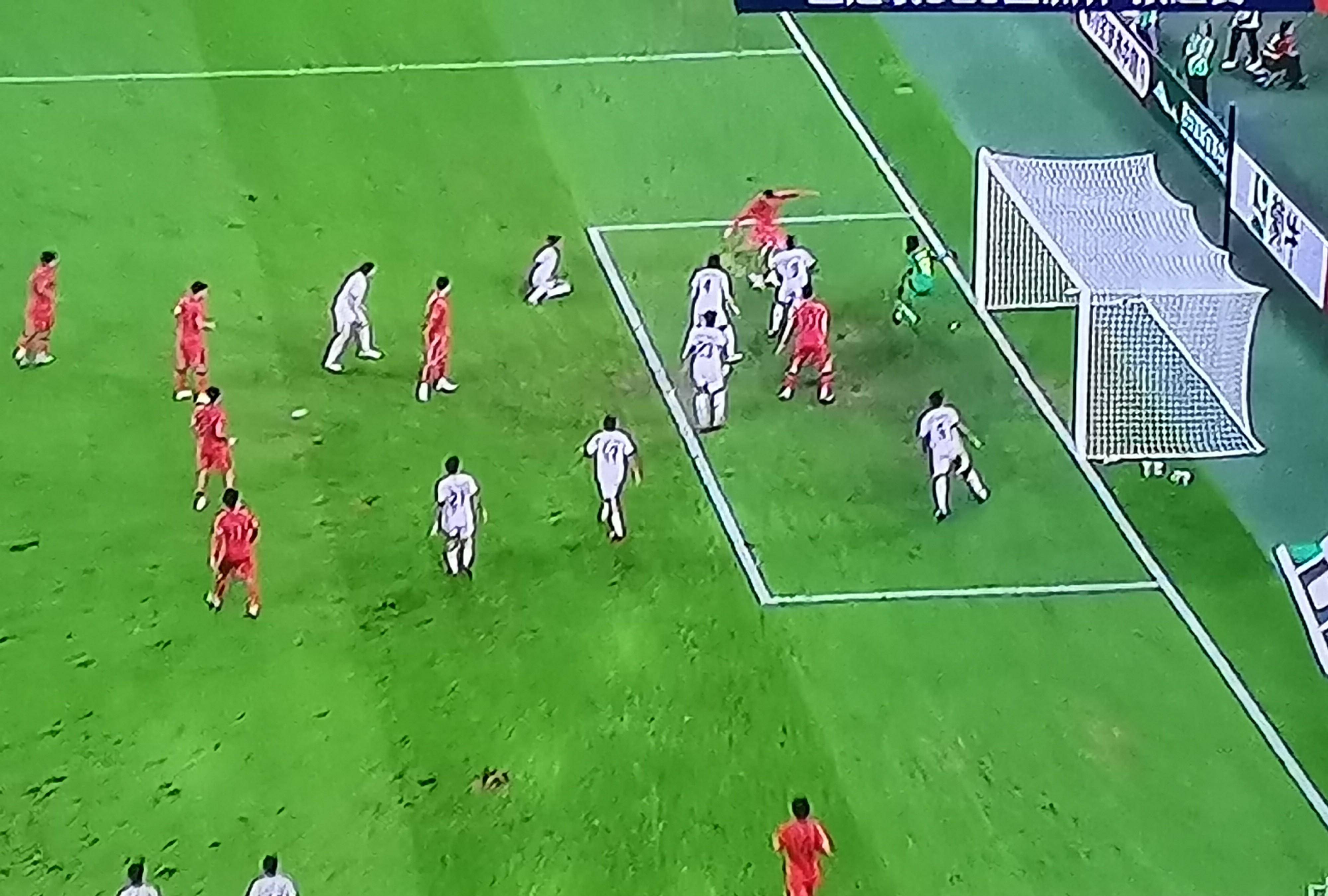 包含欧预赛火花四溅，球员们拼死一搏的词条