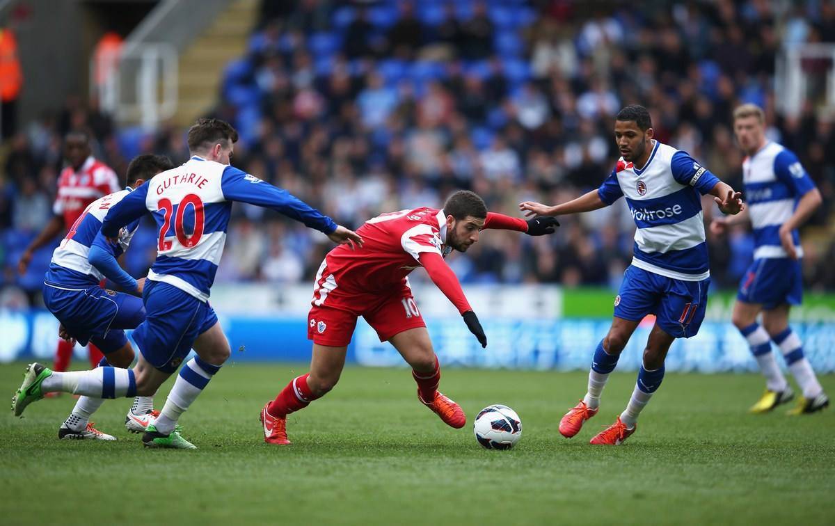 雷丁队继续在英格兰足球比赛中争强好胜