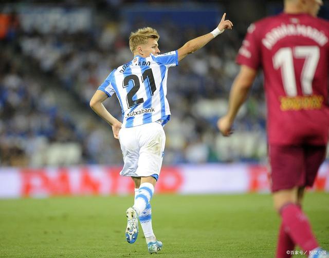 包含阿拉维斯客场艰难取胜，排名升至中游的词条