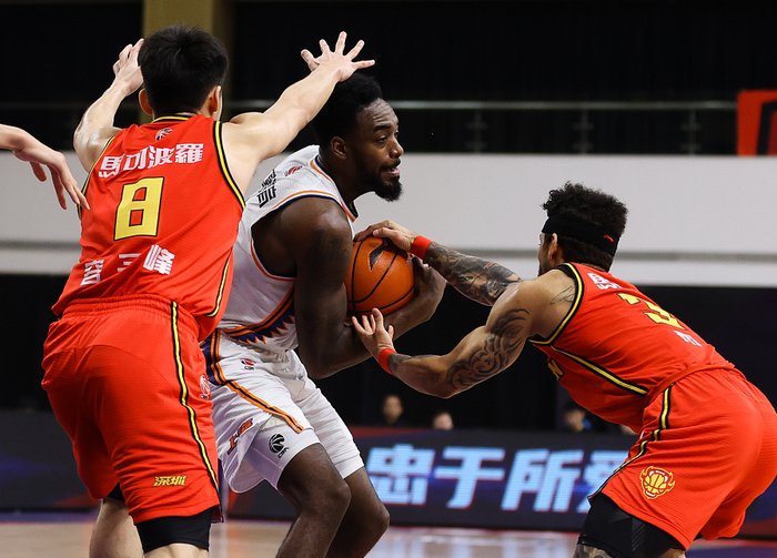 包含强队失利，豪强无敌冠军诞生！的词条