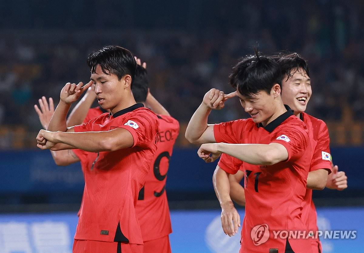 包含广西狼队轻取贵州风云队，双方悬殊的词条