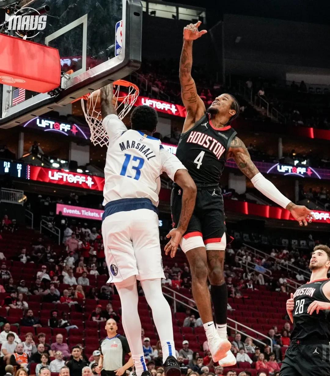 快船惨败独行侠，客场遭遇重创的简单介绍