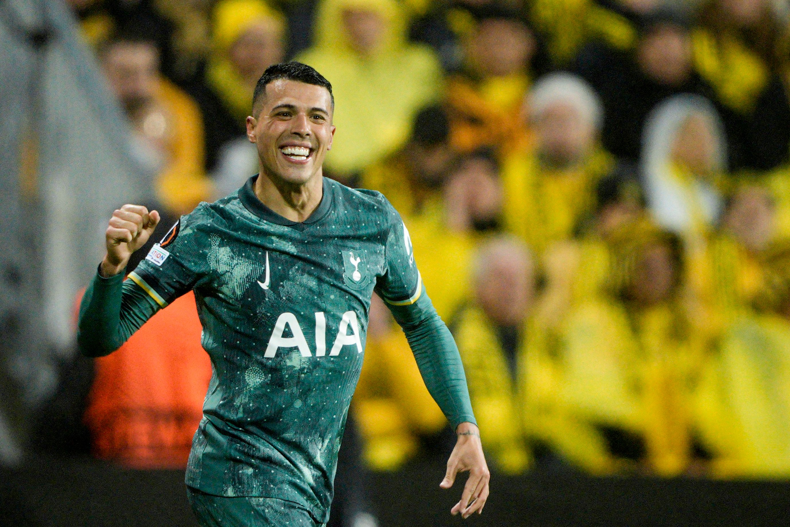 包含巴塞罗那对阵热刺，实力占优掌握胜算的词条