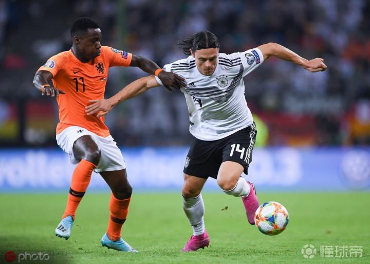 爱尔兰球员在比赛中受伤被紧急送医的简单介绍