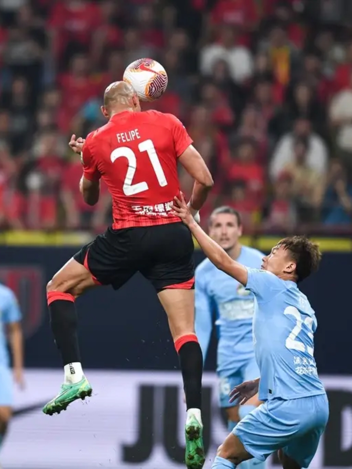 包含强劲防守，助队稳操胜券锁定胜局的词条