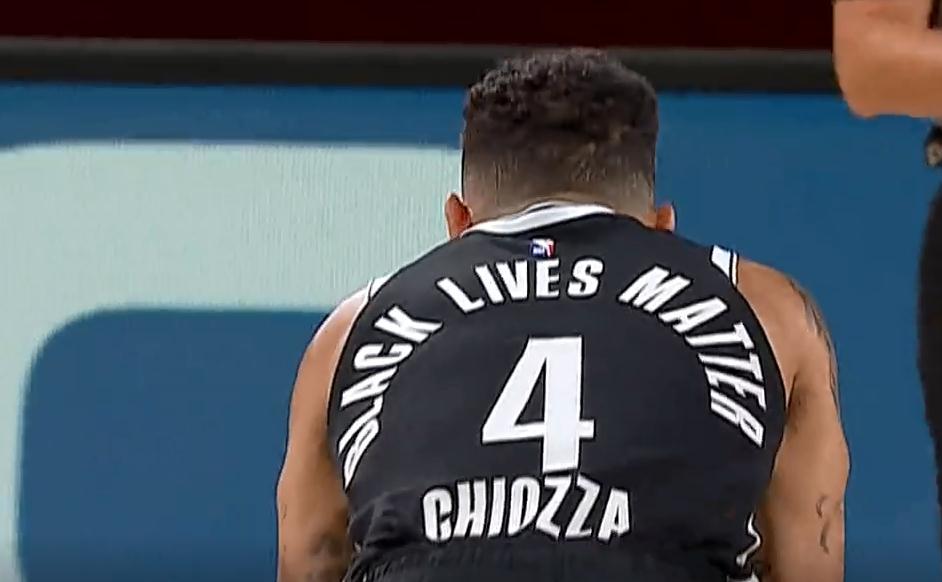 包含篮网客场力克魔术成功晋级半决赛的词条