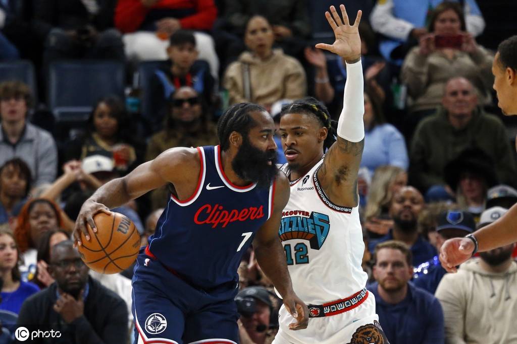 巴西男篮险胜灰熊，哈登制霸全场的简单介绍