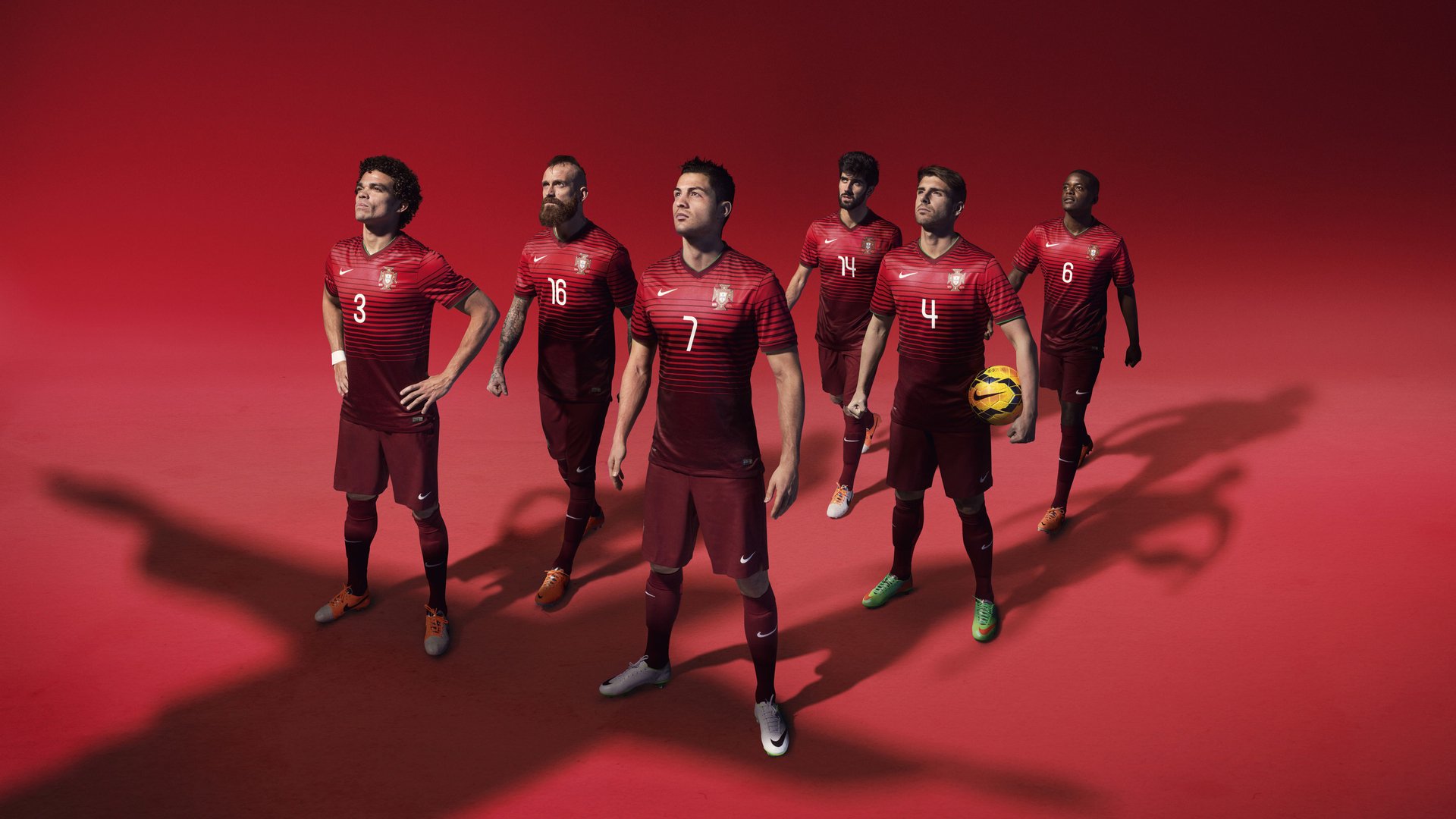 德布劳内状态如火焰般燃烧，丹麦绝杀莱比锡红牛展现足球唯一性魅力